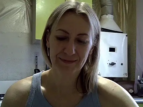 Snapshot of AshleyXHoney chatting on 09/25/25, 06:19 AshleyXHoney online show from 09/25/25, 06:19