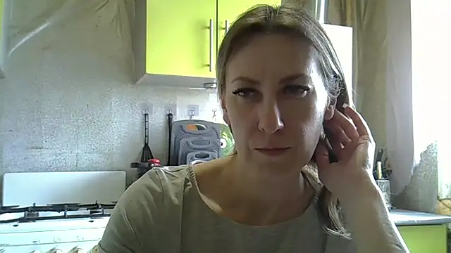 Snapshot of AshleyXHoney chatting on 05/06/26, 06:28 AshleyXHoney online show from 05/06/26, 06:28