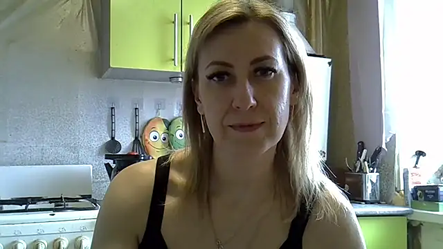 Snapshot of AshleyXHoney chatting on 03/19/25, 10:44 AshleyXHoney online show from 03/19/25, 10:44