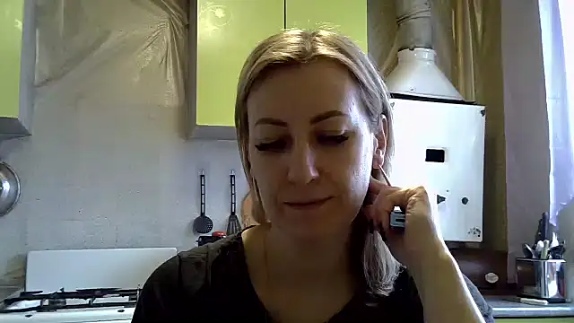 Snapshot of AshleyXHoney chatting on 01/14/25, 09:35 AshleyXHoney online show from 01/14/25, 09:35