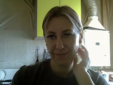 Snapshot of AshleyXHoney chatting on 10/01/25, 08:08 AshleyXHoney online show from 10/01/25, 08:08