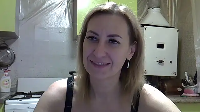 Snapshot of AshleyXHoney chatting on 12/06/24, 05:25 AshleyXHoney online show from 12/06/24, 05:25
