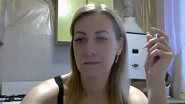 Snapshot of AshleyXHoney chatting on 12/09/24, 06:12 AshleyXHoney online show from 12/09/24, 06:12