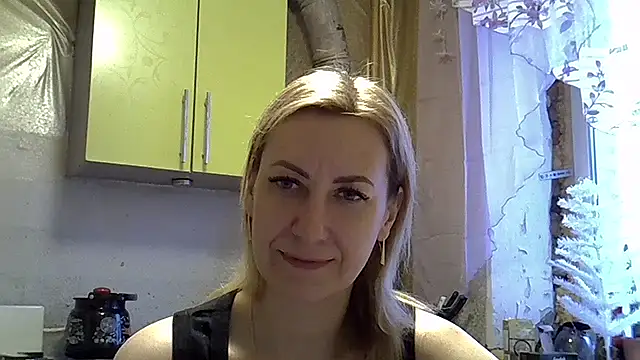 Snapshot of AshleyXHoney chatting on 12/23/24, 06:22 AshleyXHoney online show from 12/23/24, 06:22