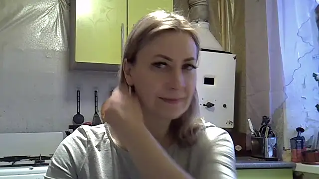 Snapshot of AshleyXHoney chatting on 01/17/25, 06:04 AshleyXHoney online show from 01/17/25, 06:04