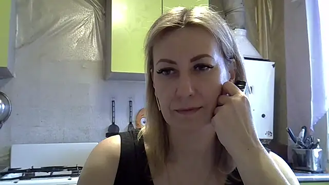Snapshot of AshleyXHoney chatting on 02/10/25, 07:04 AshleyXHoney online show from 02/10/25, 07:04
