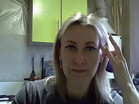 Snapshot of AshleyXHoney chatting on 10/21/25, 07:19 AshleyXHoney online show from 10/21/25, 07:19
