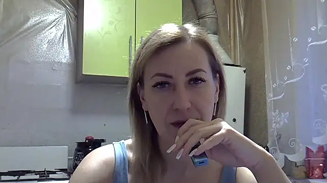Snapshot of AshleyXHoney chatting on 12/02/24, 05:32 AshleyXHoney online show from 12/02/24, 05:32