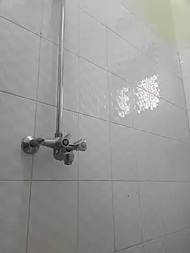 julietunderwoood online show from 10/15/25, 03:38