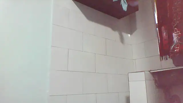 julietunderwoood online show from 04/15/26, 04:18