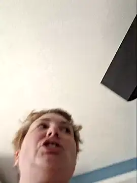 MilfyMrsRobinson online show from 03/15/26, 01:51