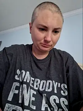 Snapshot of MilfyMrsRobinson chatting on 05/22/26, 01:20 MilfyMrsRobinson online show from 05/22/26, 01:20