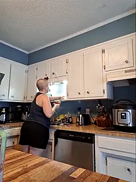 Snapshot of MilfyMrsRobinson chatting on 05/07/26, 03:15 MilfyMrsRobinson online show from 05/07/26, 03:15