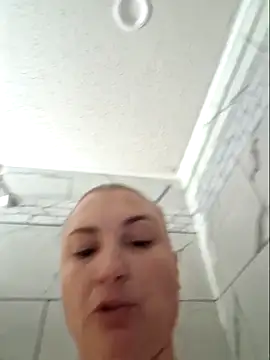 Snapshot of MilfyMrsRobinson chatting on 05/08/26, 12:42 MilfyMrsRobinson online show from 05/08/26, 12:42
