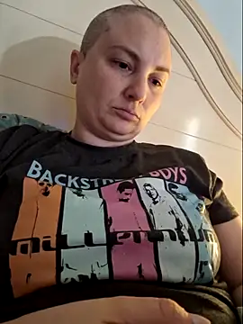 Snapshot of MilfyMrsRobinson chatting on 05/03/26, 04:32 MilfyMrsRobinson online show from 05/03/26, 04:32