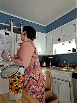 Snapshot of MilfyMrsRobinson chatting on 10/07/25, 01:45 MilfyMrsRobinson online show from 10/07/25, 01:45