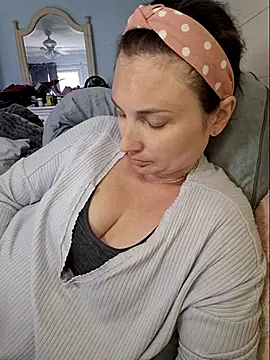 Snapshot of MilfyMrsRobinson chatting on 03/12/25, 03:40 MilfyMrsRobinson online show from 03/12/25, 03:40