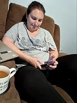Snapshot of MilfyMrsRobinson chatting on 09/22/25, 11:05 MilfyMrsRobinson online show from 09/22/25, 11:05