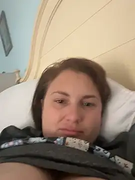 MilfyMrsRobinson online show from 01/19/26, 01:37