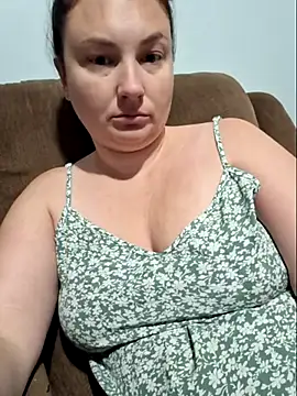 Snapshot of MilfyMrsRobinson chatting on 10/06/25, 02:18 MilfyMrsRobinson online show from 10/06/25, 02:18