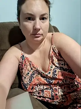 Snapshot of MilfyMrsRobinson chatting on 09/27/25, 01:28 MilfyMrsRobinson online show from 09/27/25, 01:28