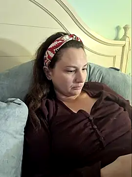Snapshot of MilfyMrsRobinson chatting on 03/07/25, 09:48 MilfyMrsRobinson online show from 03/07/25, 09:48