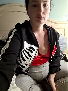 Snapshot of MilfyMrsRobinson chatting on 03/12/25, 11:10 MilfyMrsRobinson online show from 03/12/25, 11:10