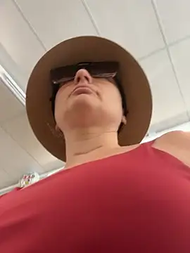 MilfyMrsRobinson online show from 07/17/26, 01:41