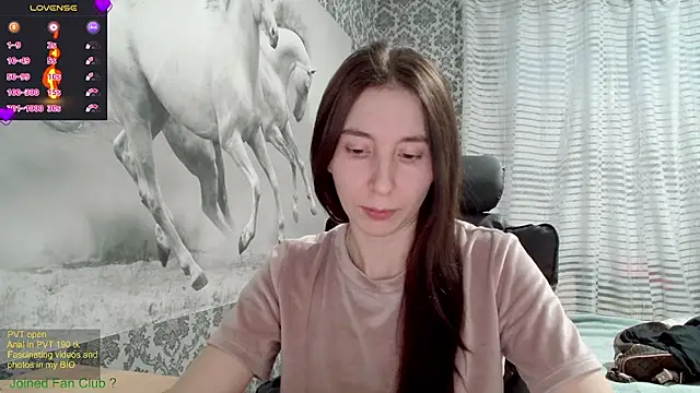 Snapshot of Wowpornoo chatting on 02/17/25, 12:05 Wowpornoo online show from 02/17/25, 12:05