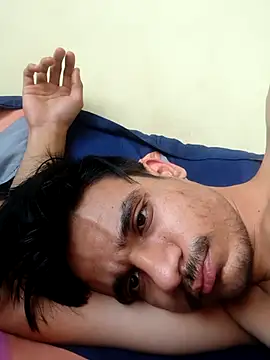 yashzae online show from 11/08/25, 11:47