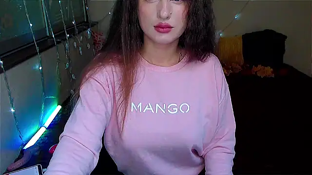 Snapshot of LizaSenri chatting on 11/25/25, 07:19 LizaSenri online show from 11/25/25, 07:19