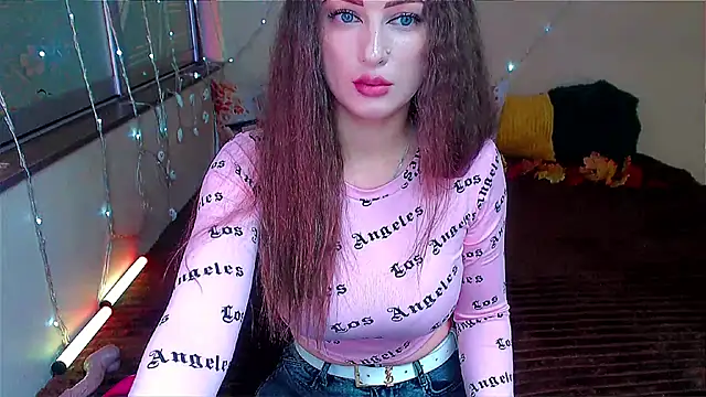 Snapshot of LizaSenri chatting on 10/24/25, 06:45 LizaSenri online show from 10/24/25, 06:45