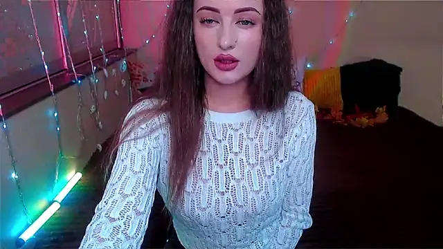 Snapshot of LizaSenri chatting on 11/18/25, 08:17 LizaSenri online show from 11/18/25, 08:17