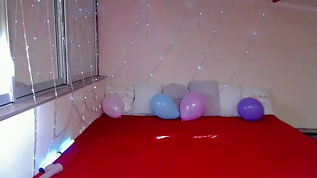 LizaSenri online show from 04/05/26, 06:53