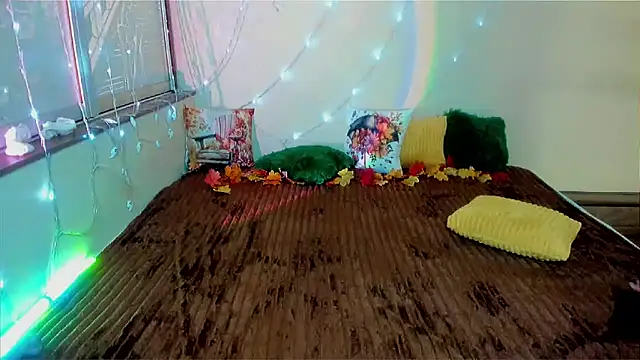 Snapshot of LizaSenri chatting on 09/26/25, 07:32 LizaSenri online show from 09/26/25, 07:32