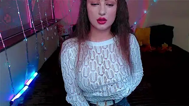 Snapshot of LizaSenri chatting on 10/18/25, 06:26 LizaSenri online show from 10/18/25, 06:26