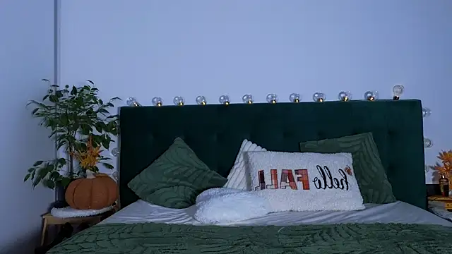 KimArts online show from 09/10/25, 04:17