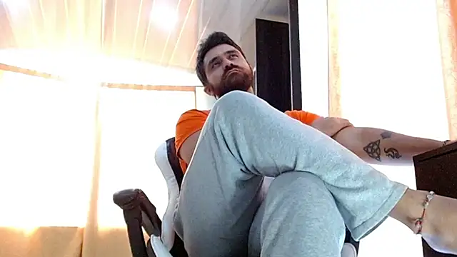 aronmiller404 online show from 04/19/26, 02:29