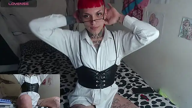 Snapshot of charlotbelucci_ chatting on 07/15/26, 03:19 charlotbelucci online show from 07/15/26, 03:19