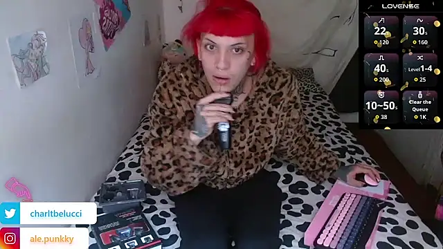 Snapshot of charlotbelucci_ chatting on 06/26/26, 11:49 charlotbelucci online show from 06/26/26, 11:49