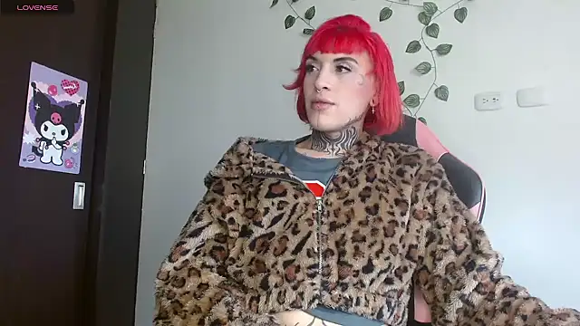 charlotbelucci  online show from 04/07/26, 05:15