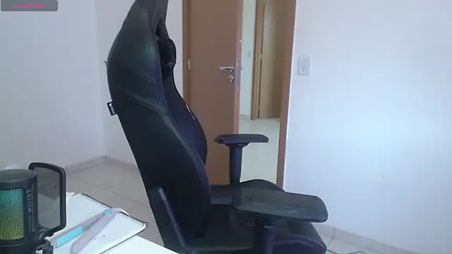 charlotbelucci  online show from 10/07/25, 10:38