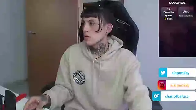 charlotbelucci  online show from 10/04/25, 10:06