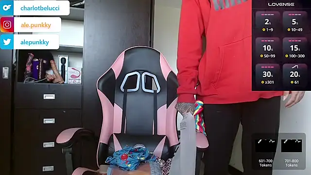 charlotbelucci  online show from 11/23/25, 03:44