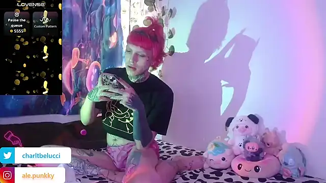 charlotbelucci  online show from 05/06/26, 03:49
