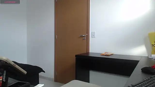 charlotbelucci  online show from 10/27/25, 09:43