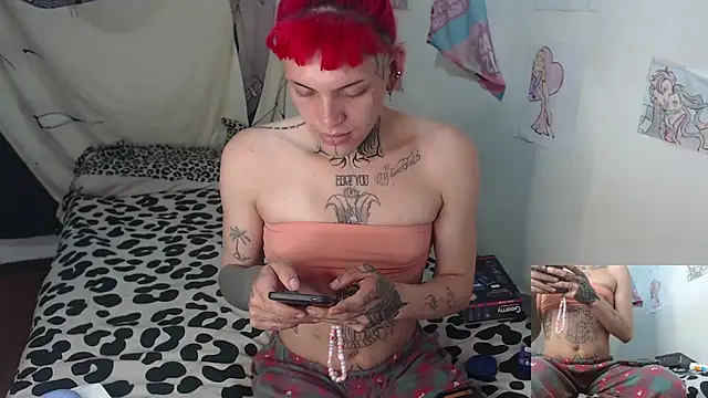 Snapshot of charlotbelucci_ chatting on 07/16/26, 11:40 charlotbelucci online show from 07/16/26, 11:40