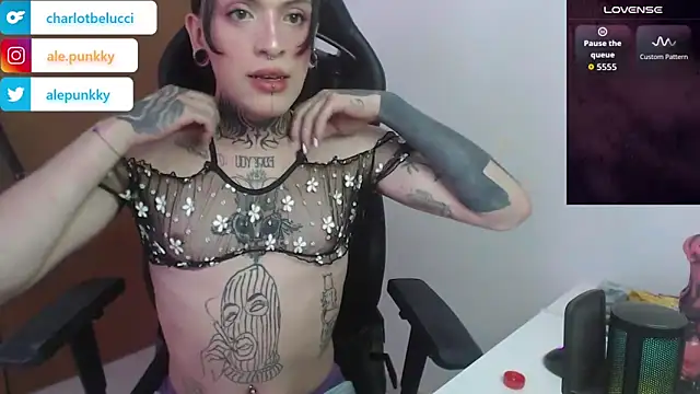 charlotbelucci  online show from 10/17/25, 09:56