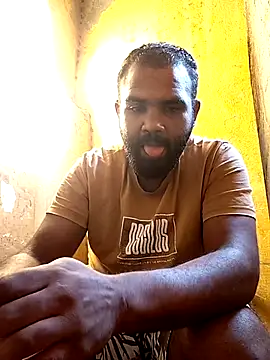 ListedLoin online show from 11/06/25, 01:04