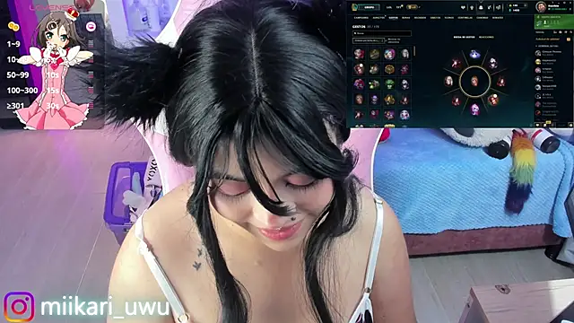 Snapshot of Ahri_Elderwood chatting on 02/27/25, 10:01 Ahri Elderwood online show from 02/27/25, 10:01